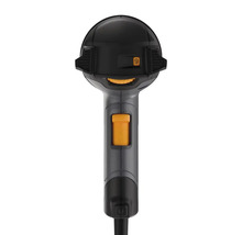 Detailní záběr kartáče na plevel