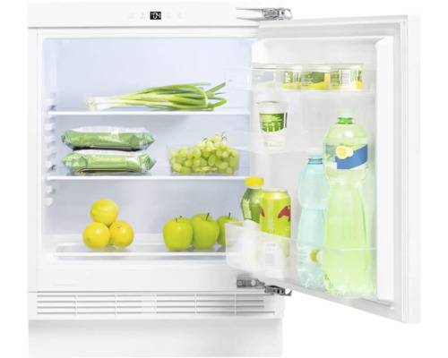 Otevřená chladnička plná potravin, jako je ovoce, zelenina a nápoje.