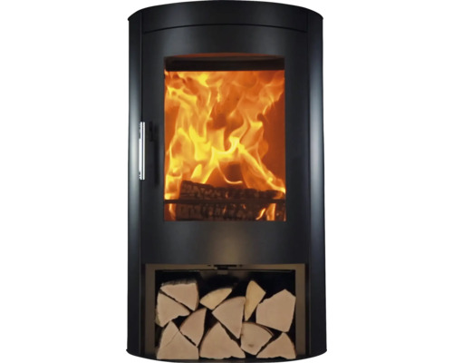 Hořící krbová kamna s poleny