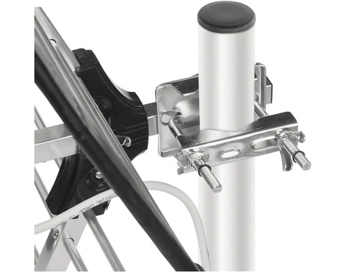 Detail antény s držákem pro upevnění na stožár