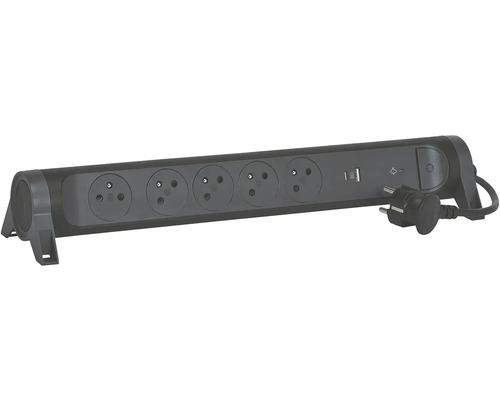 Prodlužovací kabel s pěti zásuvkami a USB portem