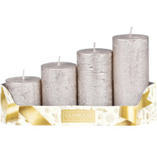 Čtyři stříbrné válcové svíčky různých výšek v balení