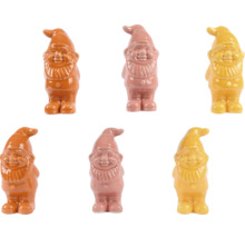 Několik keramických zahradních trpaslíků