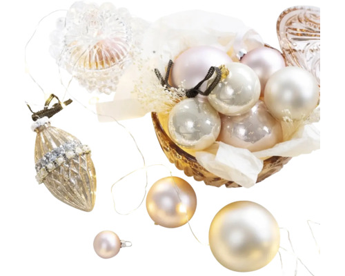 Ozdobné vánoční koule v misce