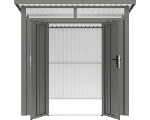 Kovová kůlna na nářadí s otevřenými dvoukřídlými dveřmi