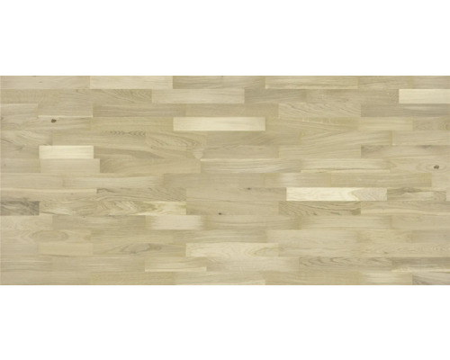 Světlá dřevěná parketová podlaha