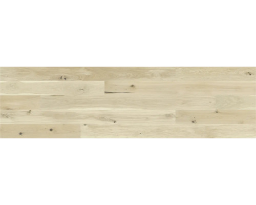 Světlé dřevěné podlahové panely s kresbou a suky.