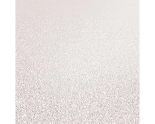 Detail bílé tapety s jemnou strukturou