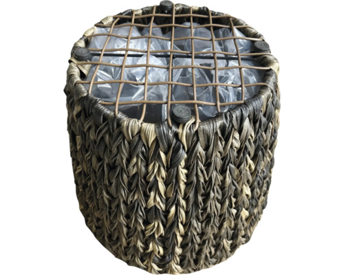 Kulatý květináč z pleteného rostlinného materiálu s plastovou vložkou a mřížkou