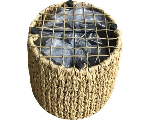 Dekorativní květináč z pleteného materiálu s plastovou vložkou