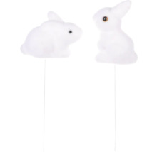 Dvě bílé králičí figurky jako zahradní dekorace