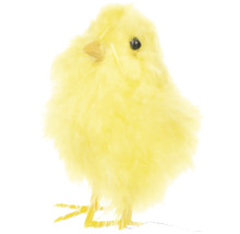 Žluté kuře jako velikonoční dekorace