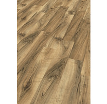 Detail laminátové podlahy s dřevěným vzhledem.
