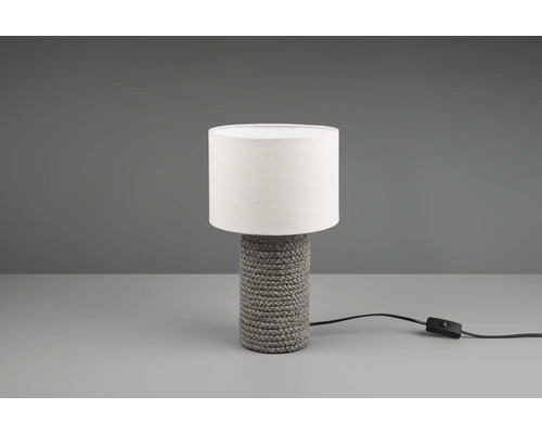 Stolní lampa s pletenou základnou a stínidlem