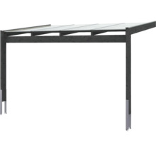 Dřevěný carport s polykarbonátovou střechou pro venkovní použití