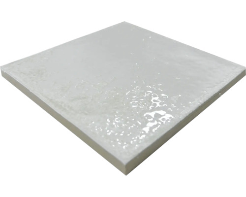 Čtvercová, světlá keramická dlaždice