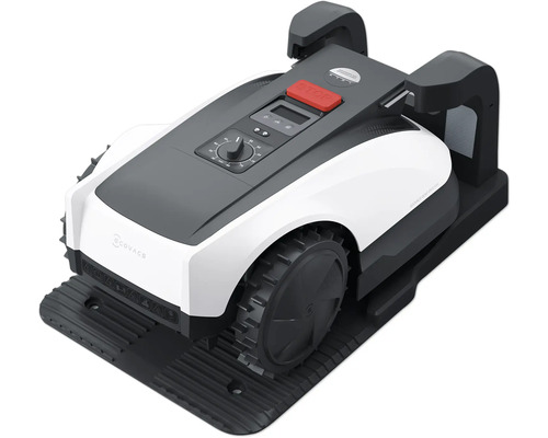 Robotická sekačka na nabíjecí stanici