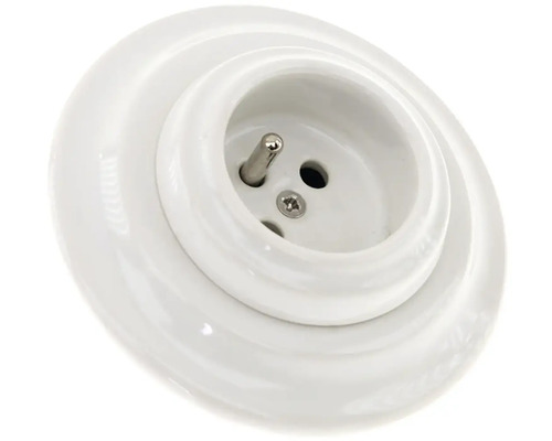 Keramická zásuvka pro povrchovou montáž