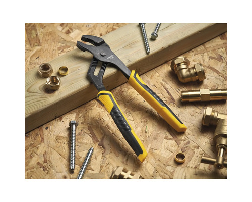Kombinované kleště na vodní čerpadla se šrouby a mosaznými tvarovkami