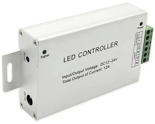 LED kontrolér s vstupním napětím 12-24 voltů a výstupním proudem 12 ampér