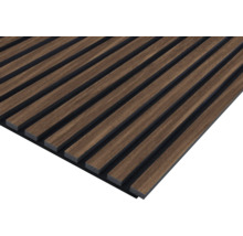 Akustický panel ze dřeva s lamelovou strukturou
