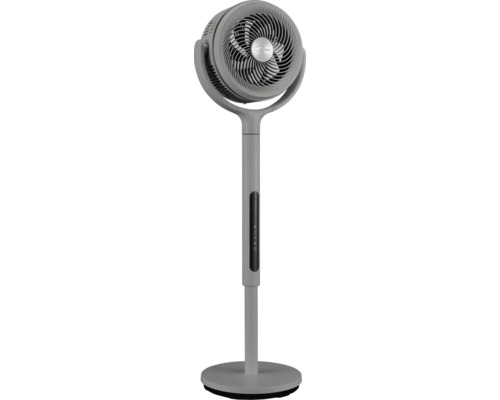 Šedý stojanový ventilátor s logem Midea