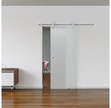 Skleněné posuvné dveře s kováním ve světlé místnosti