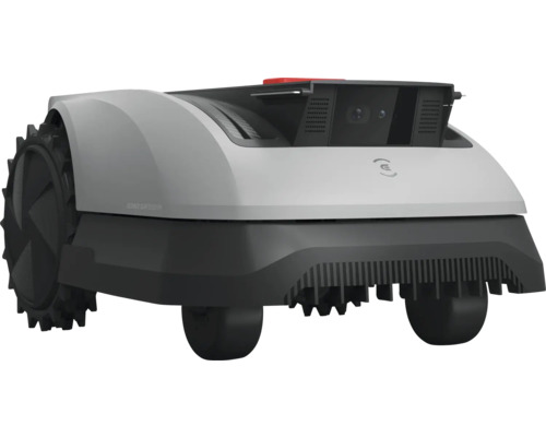 Pohled zezadu na robotickou sekačku na trávu