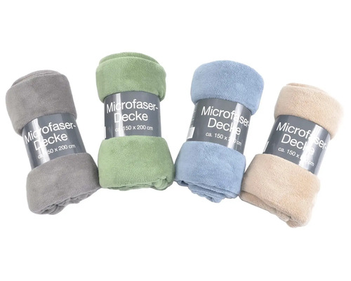 Čtyři srolované mikroflísové deky v různých barvách