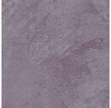 Detail fialové tapety s betonovým vzhledem