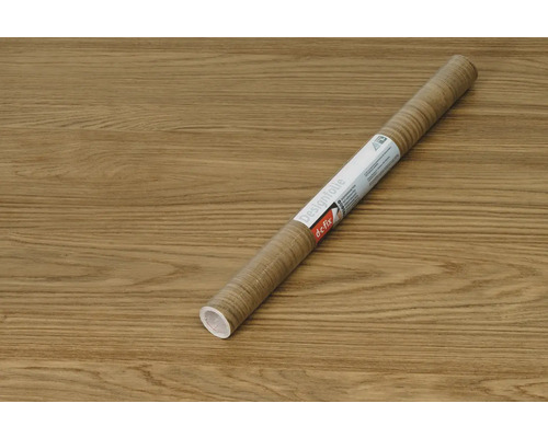 Role designové fólie s dřevěným vzhledem.