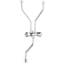 Nástěnný výtokový ventil se samostatnými regulátory pro teplou a studenou vodu