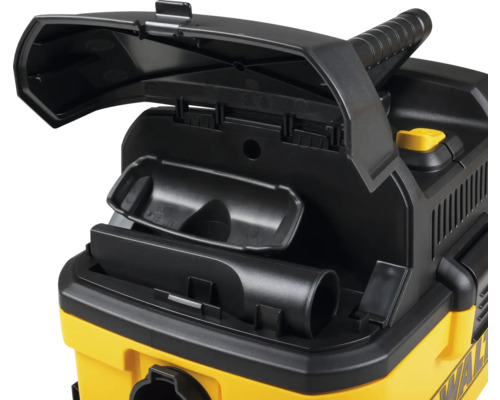Detailní pohled na žluto-černý mokro-suchý vysavač s otevřenou přihrádkou na příslušenství