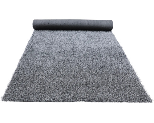 Umělý trávník rozložený