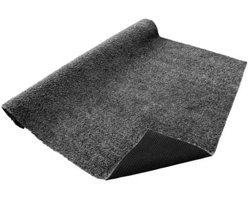 Šedý běhoun koberce v roli