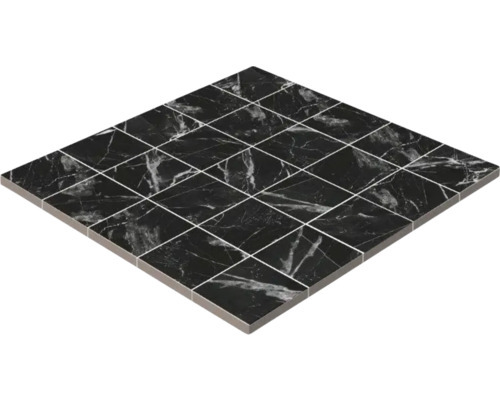 Čtvercová mozaiková dlaždice s mramorovou strukturou