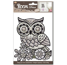 Dekorativní sova s lepicím háčkem pro dekoraci pokoje, nosnost do 500 gramů.