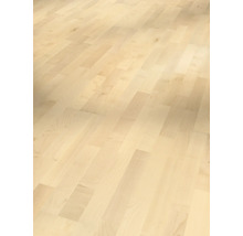 Světlá dřevěná podlaha v interiéru