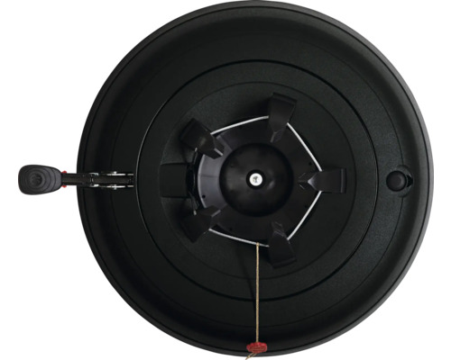 Pohled shora na stojan na vánoční stromek s lanovou technikou