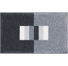 Koberec s geometrickým vzorem