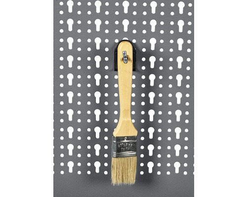 Štětec na držáku děrované stěny