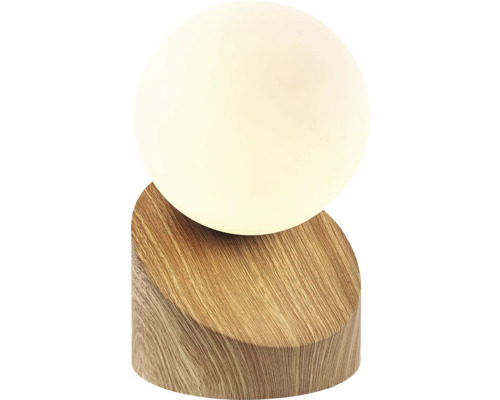 Stolní lampa s kulovitým stínidlem a dřevěnou základnou
