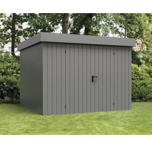 Šedý zahradní domek na trávníku