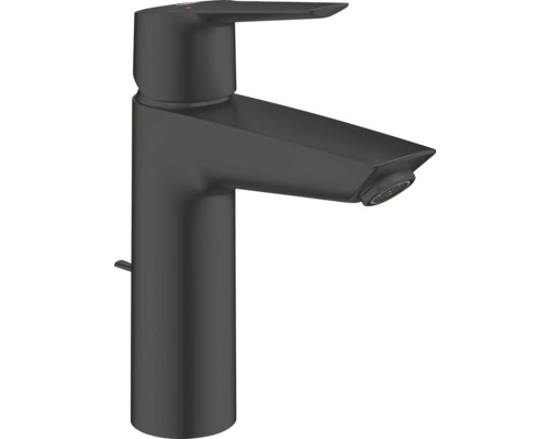 Černá umyvadlová baterie pro design koupelny.