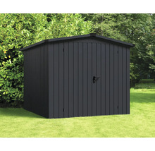 Kovový zahradní domek s dvoukřídlými dveřmi na zahradě