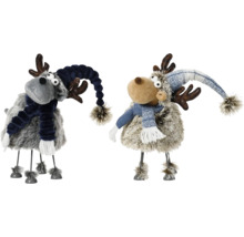 Dvě dekorativní figurky losů s čepicemi a šálami jako sváteční dekorace