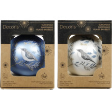 Dvě skleněné vánoční koule Decoris s motivem ptáčka v balení