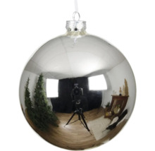Stříbrná vánoční koule se závěsem
