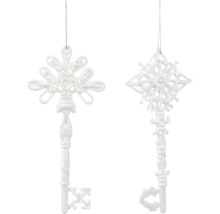 Dva ozdobné klíčenky ve tvaru sněhových vloček jako vánoční ozdoby