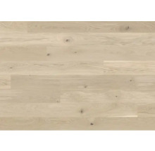 Světlá dřevěná prkna jako podlahová krytina